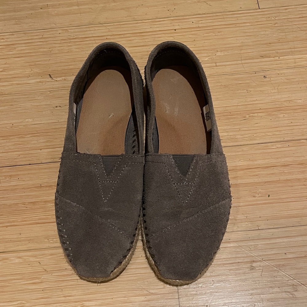 TOMs Suede with Rope Sole Women's Classic Slip-ons